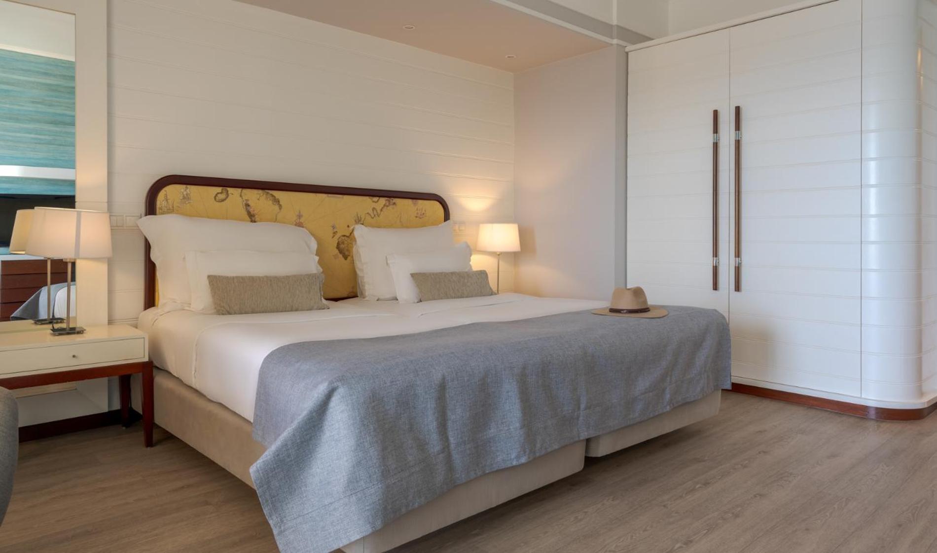 Pestana Alvor Praia Premium Beach & Golf Resort Екстериор снимка A bedroom at the hotel