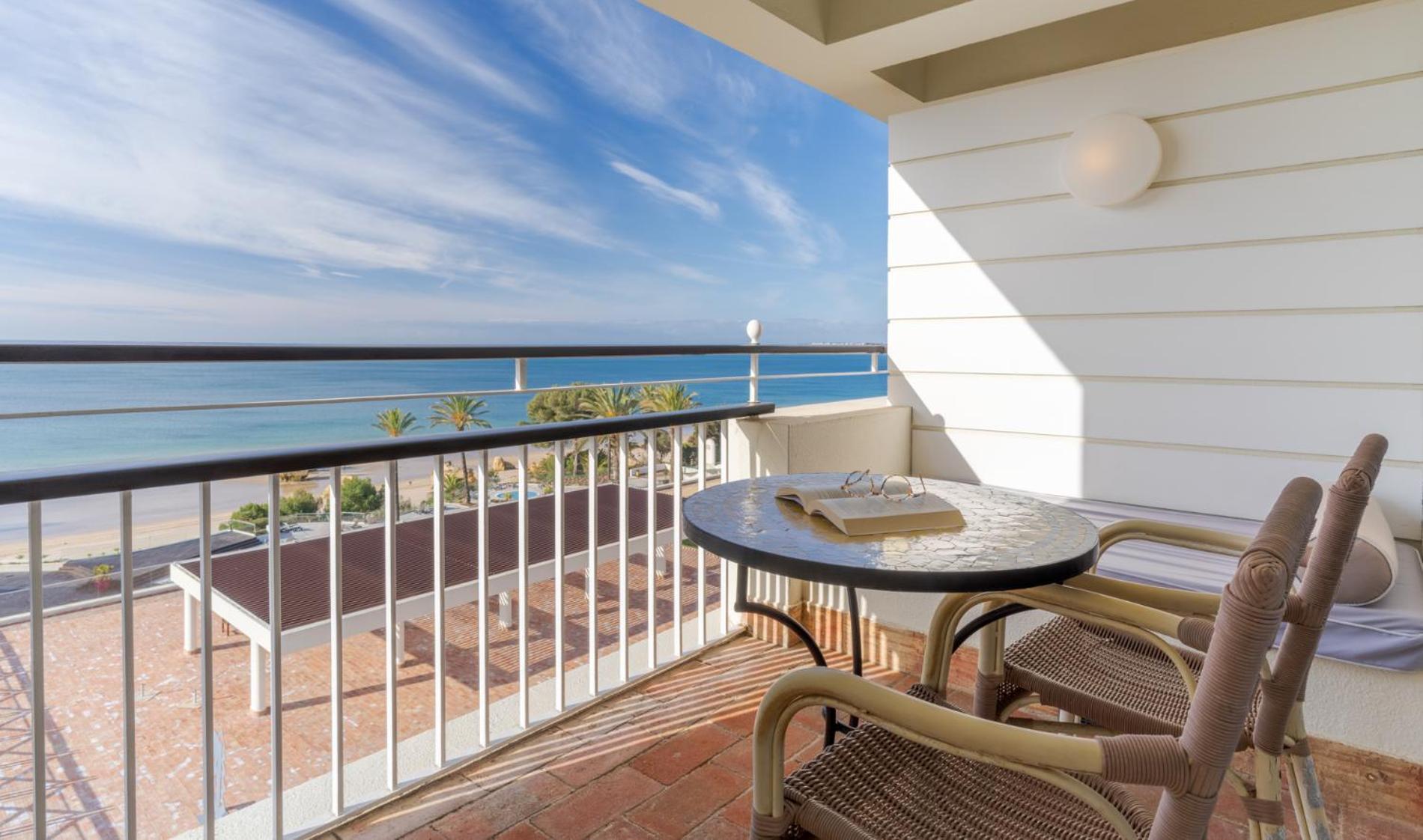 Pestana Alvor Praia Premium Beach & Golf Resort Екстериор снимка A balcony